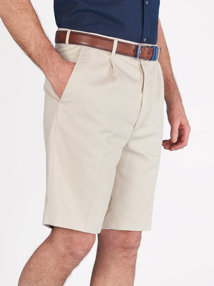 Model wears Men's Stone CottonPleated Chino Shorts