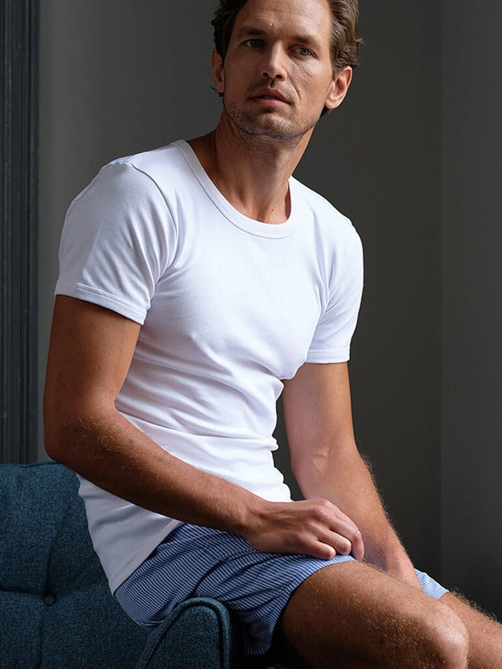 Model Wearing White Vedoneire Interlock Cotton T-shirt