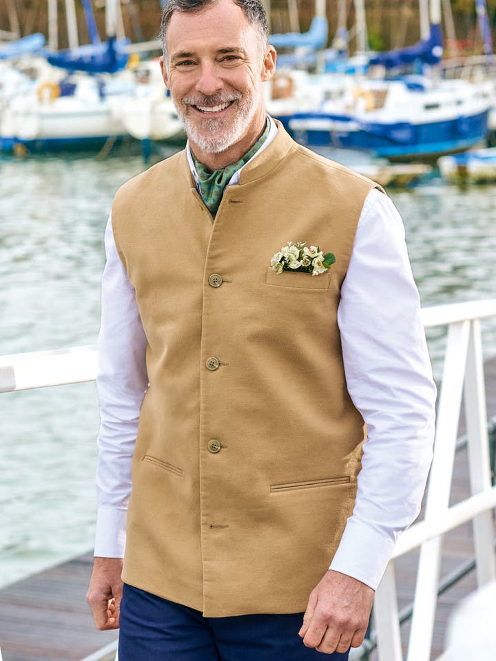 Moleskin Nehru Gilet in Beige Model